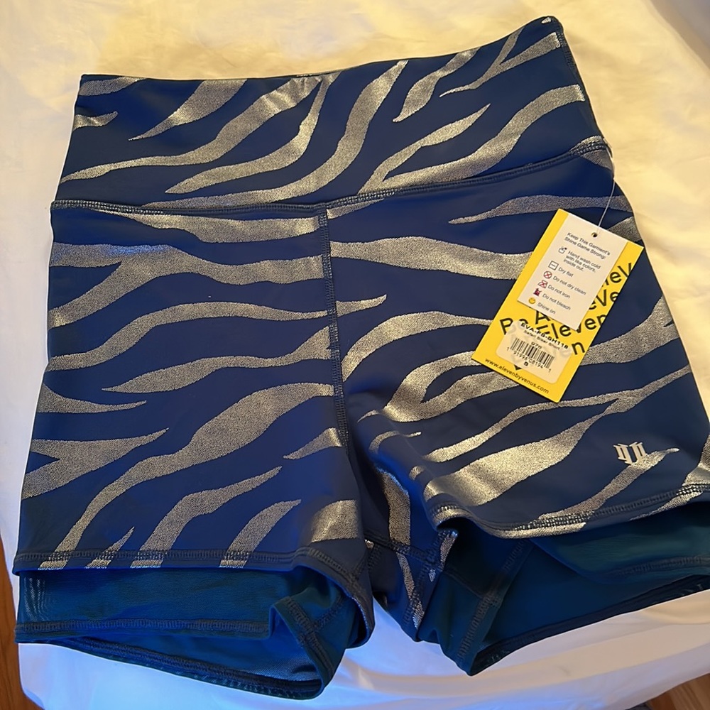 EleVen by Venus Williams Safari Short Size Small
